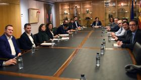 Mesa de la última reunión entre ACB y ABP antes de la que se celebrará el martes.