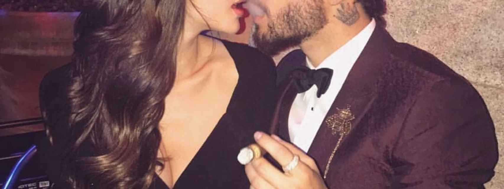 Maluma y su novia Natalia Barulích sellan su amor con un tatuaje juntos