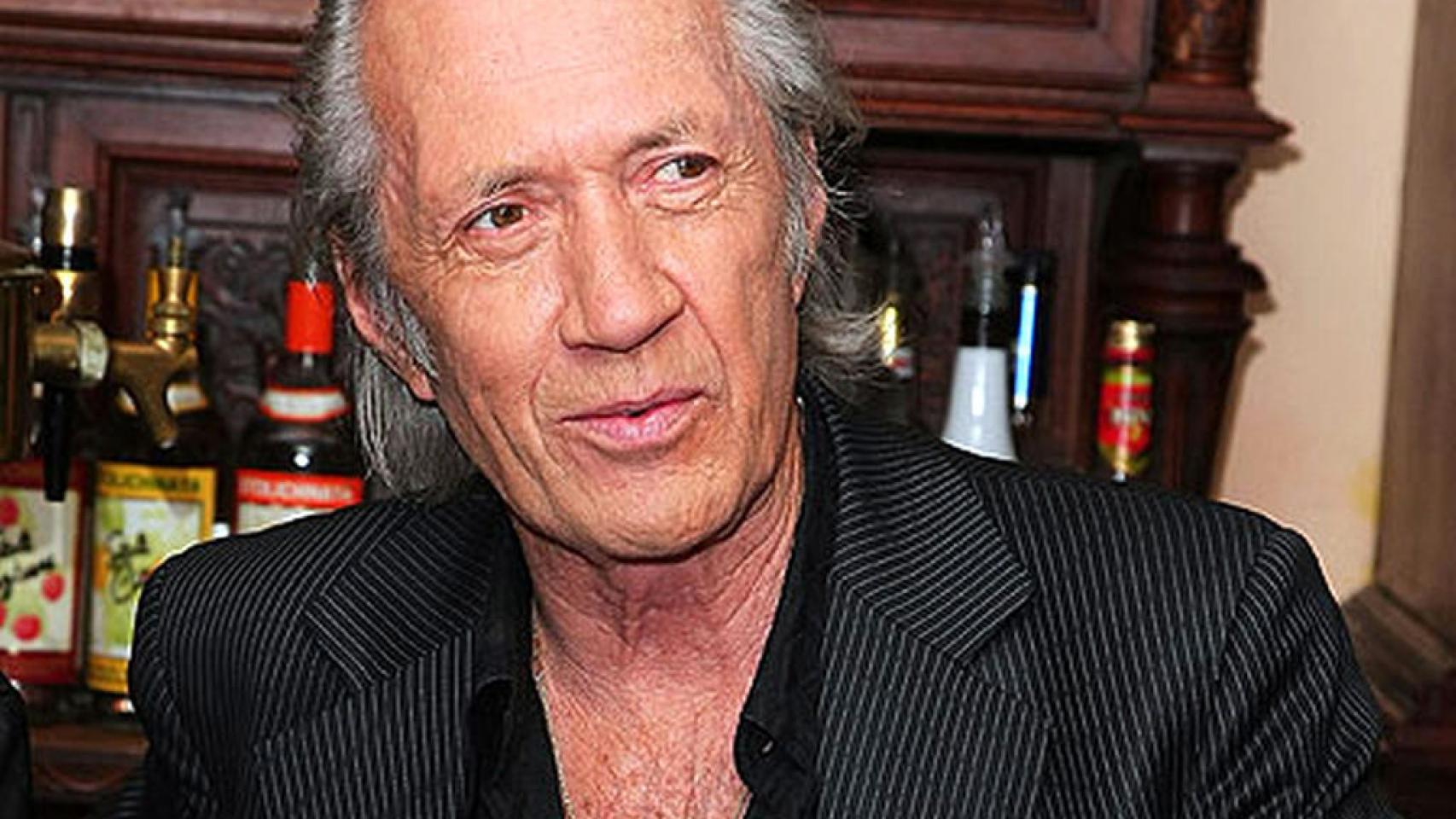 El actor David Carradine murió axfisiado, teóricamente masturbándose.