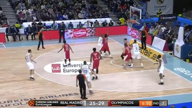 Anthony Randolph en su batalla con Hollis Thompson.