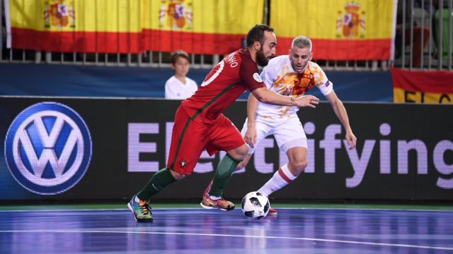 Ricardinho frente a Miguelín en la final.