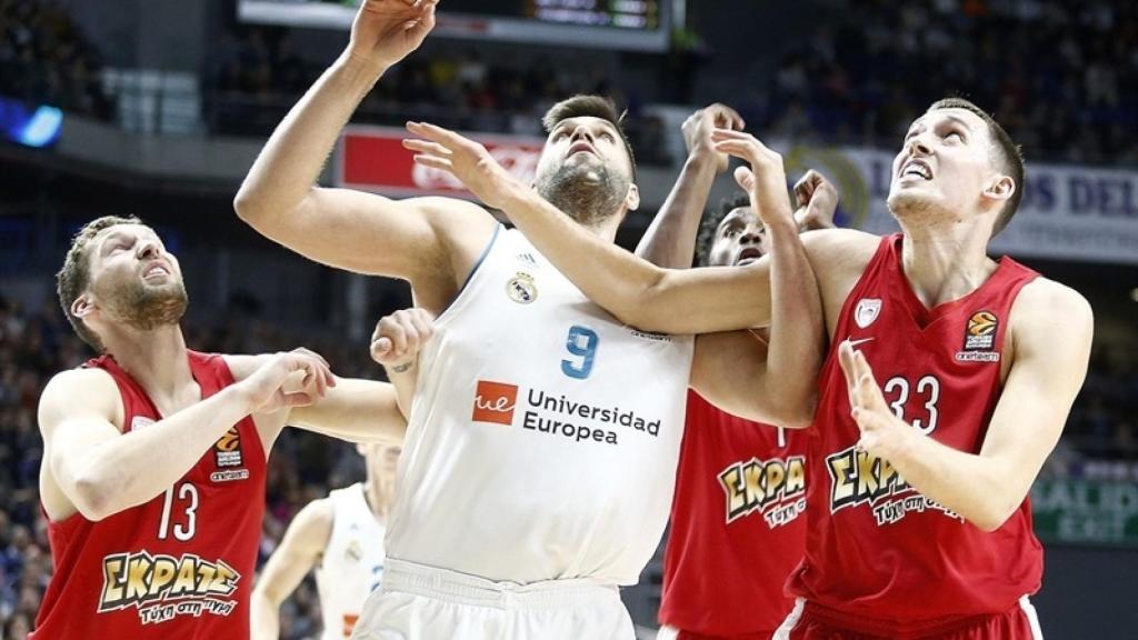 Felipe, a pesar de todo, fue uno de los mejores del Madrid ante el Olympiacos.