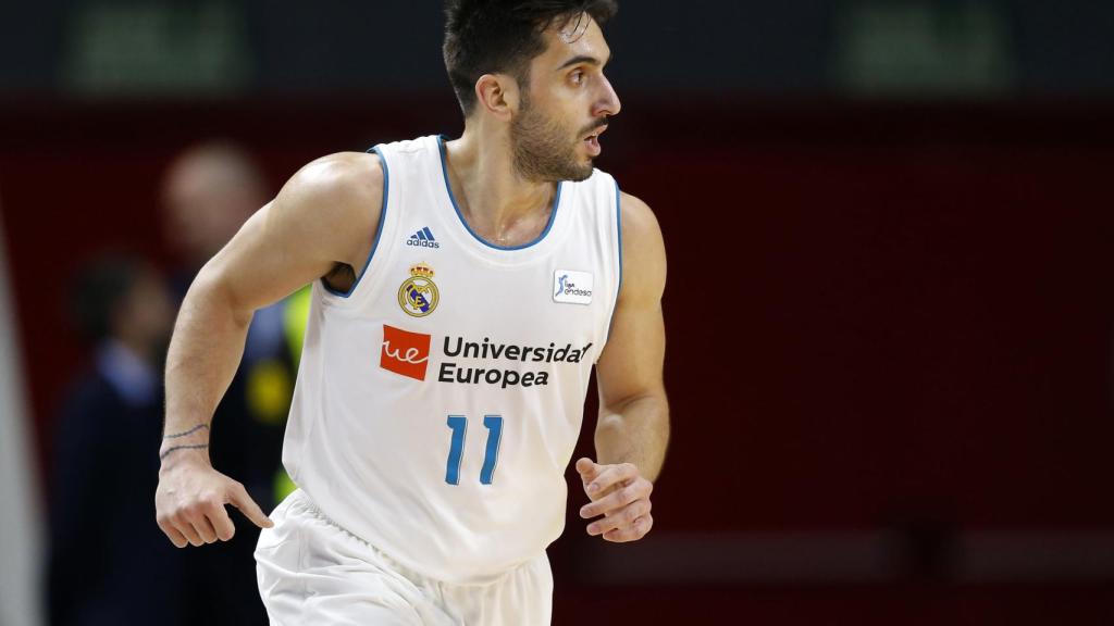 Campazzo celebra una canasta.