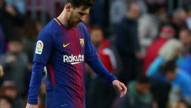 Messi se lamenta tras el empate.