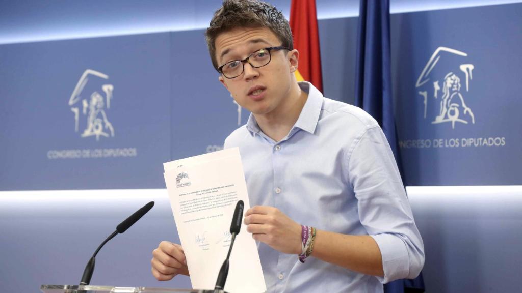 Errejón cuando presentó la solicitud para investigar las cuentas del PP de Madrid en el Congreso.