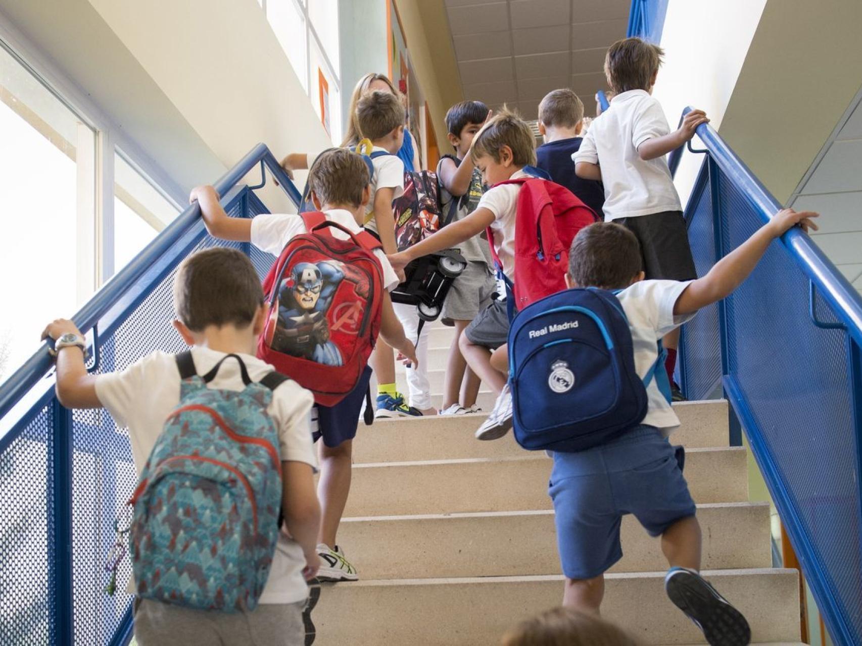 Niños en un colegio./