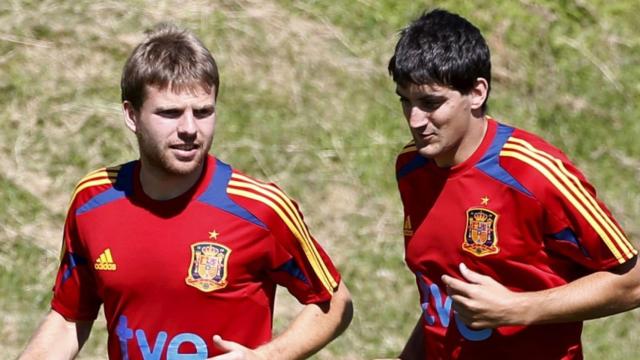 Illarramendi, junto a Mikel San José.