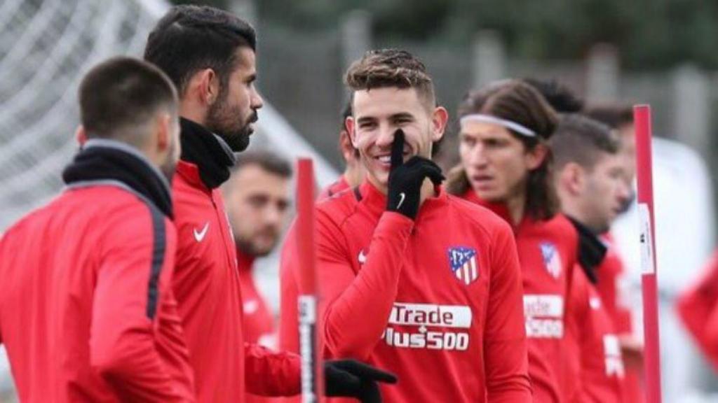 Lucas Hernández entrenado junto a sus compañeros del Atlético. Foto: Twitter (@LucasHernandez)