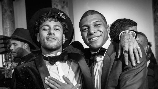 Neymar y Mbappé, en la fiesta de cumpleaños del brasileño. Foto. Twitter (@KMbappe)