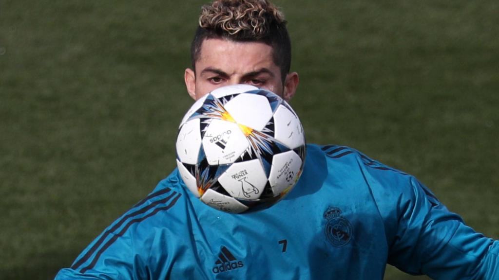 Cristiano Ronaldo, durante el entrenamiento antes de la Champions.