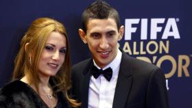 Di María, con su mujer.