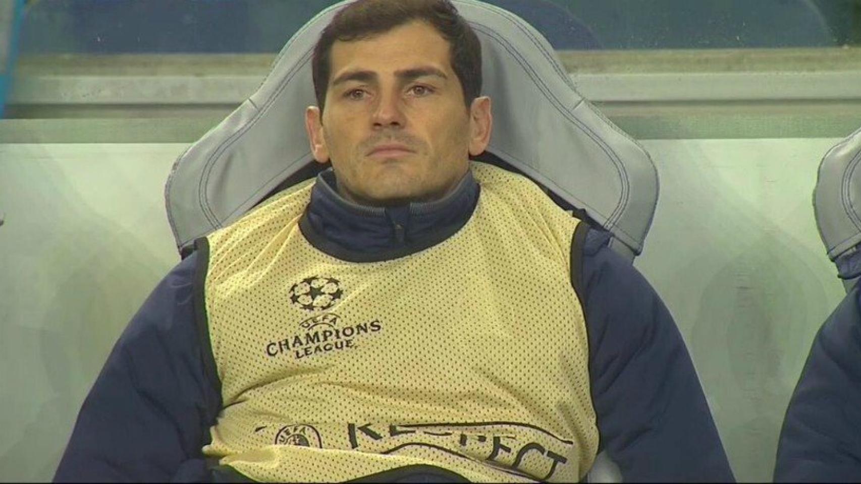 Casillas en el banquillo con el Oporto