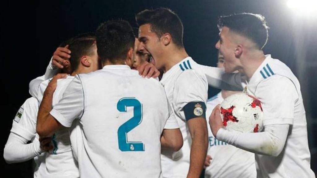 El Castilla celebra un gol