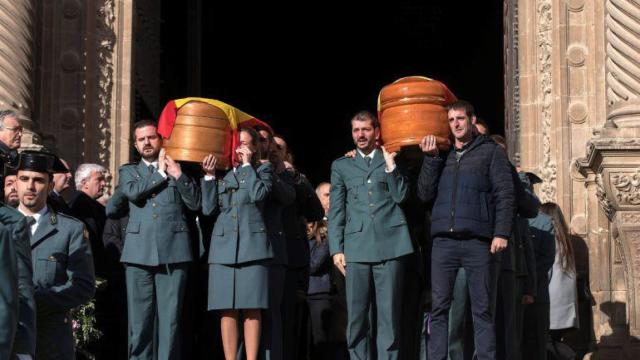 Entierro de los guardias civiles Víctor Romero y Víctor Jesús Caballero en Alcañiz
