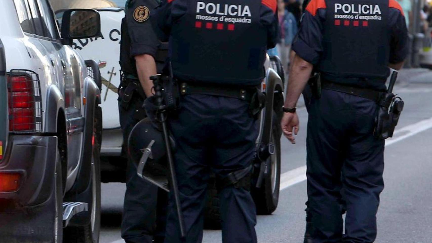 Mossos d'esquadra patrullando el día 1 de octubre.