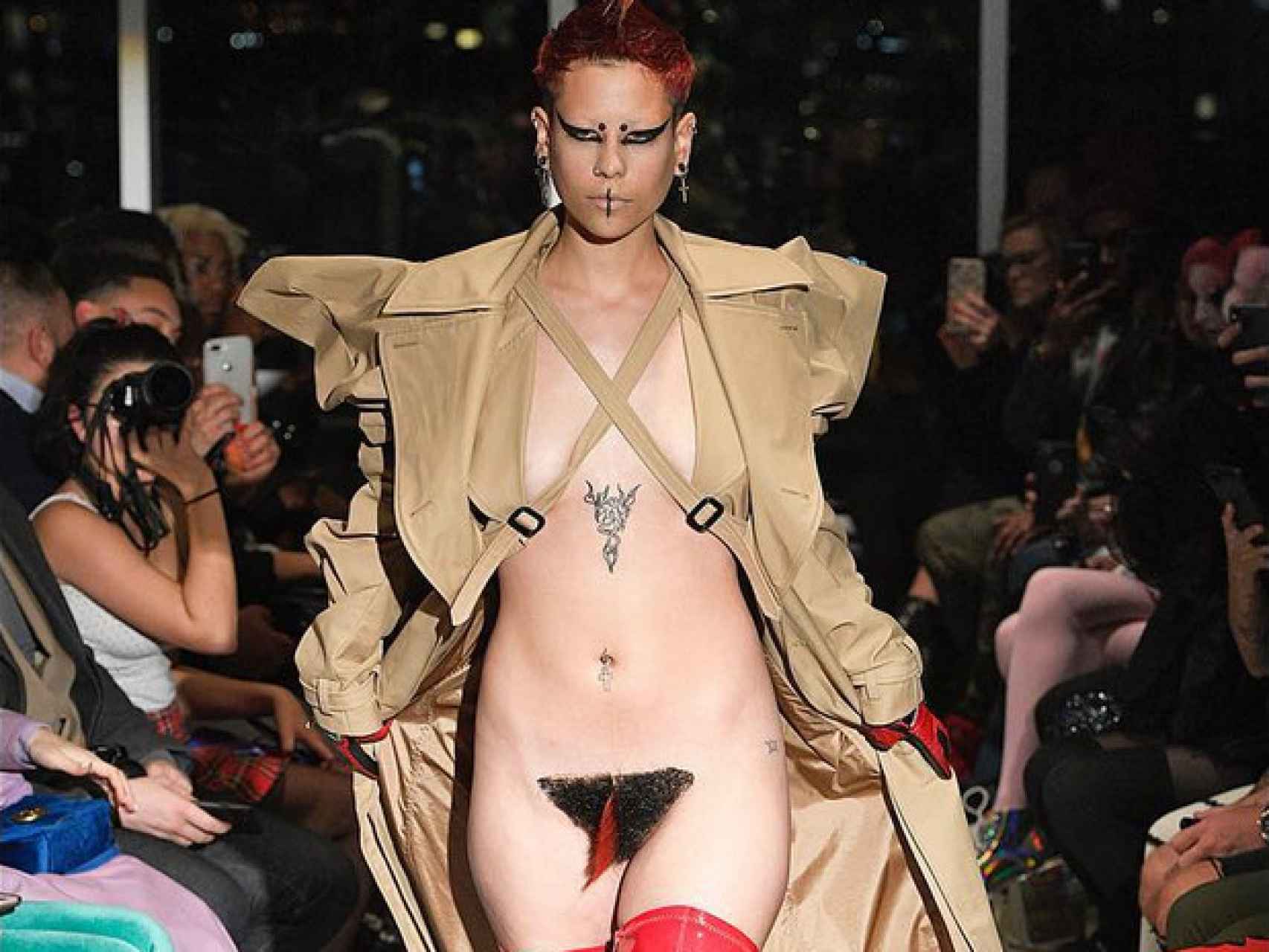 Pelucas vaginales, la inquietante moda que llega a la pasarela de Nueva York