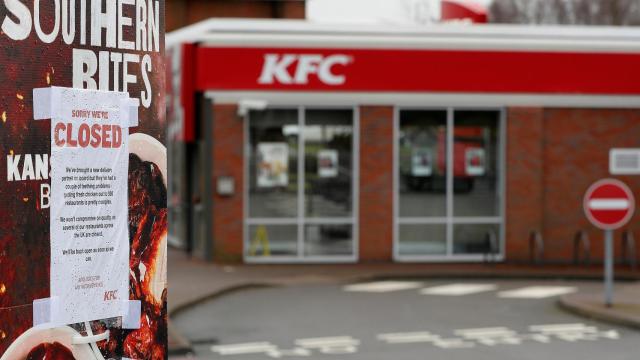 Un establecimiento de KFC cerrado.