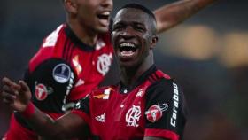 Vinicius celebra con Flamengo. Foto Instagram (@viniciusjr_00)