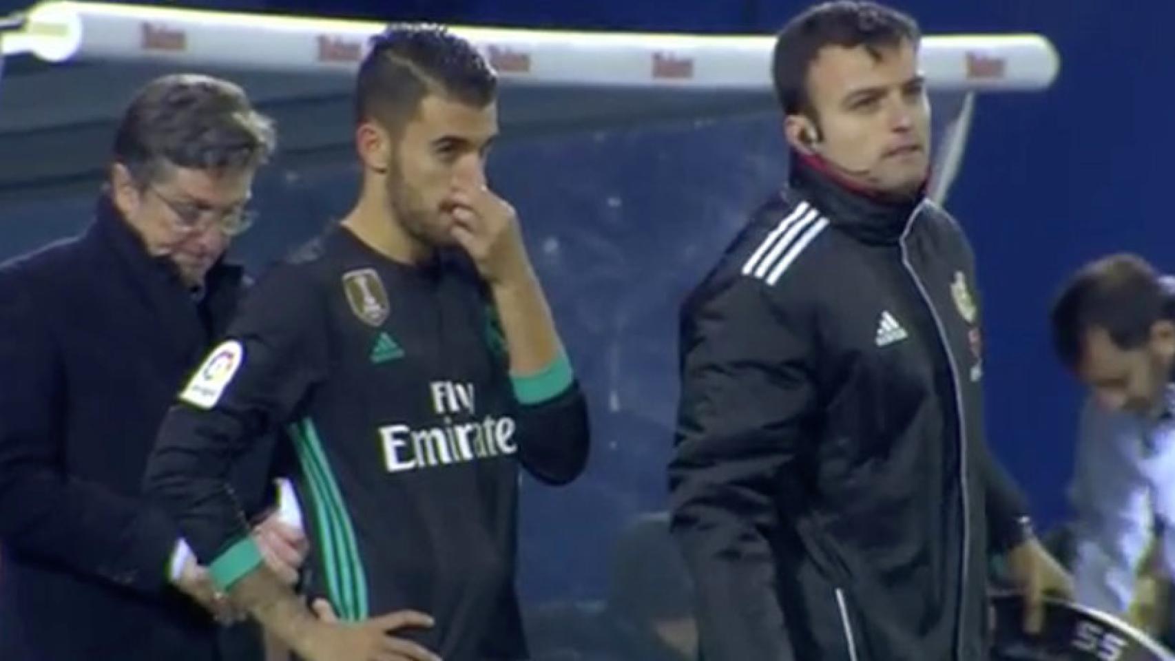 Dani Ceballos antes de salir a jugar