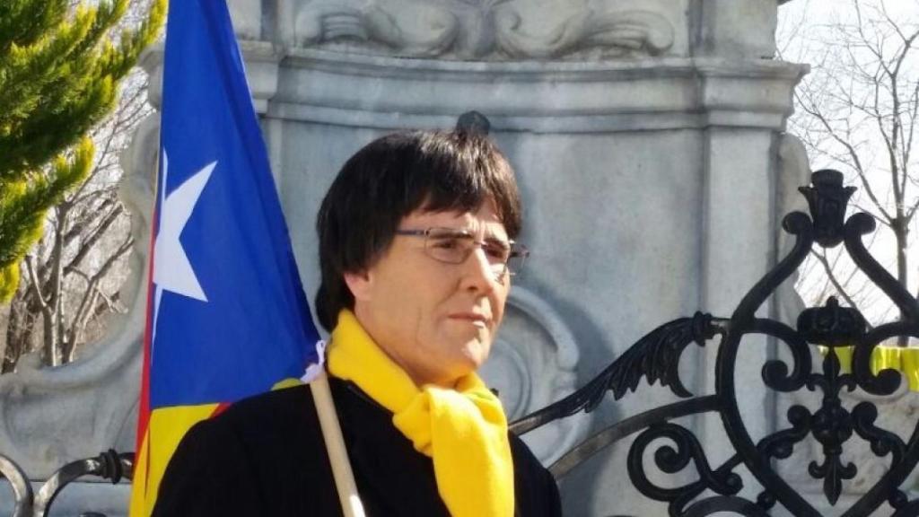 Joaquín Reyes como Puigdemont.