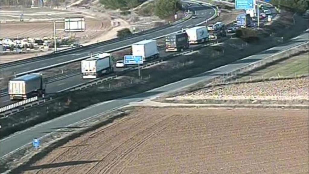 retencion atasco a6 tordesillas valladolid camion 1