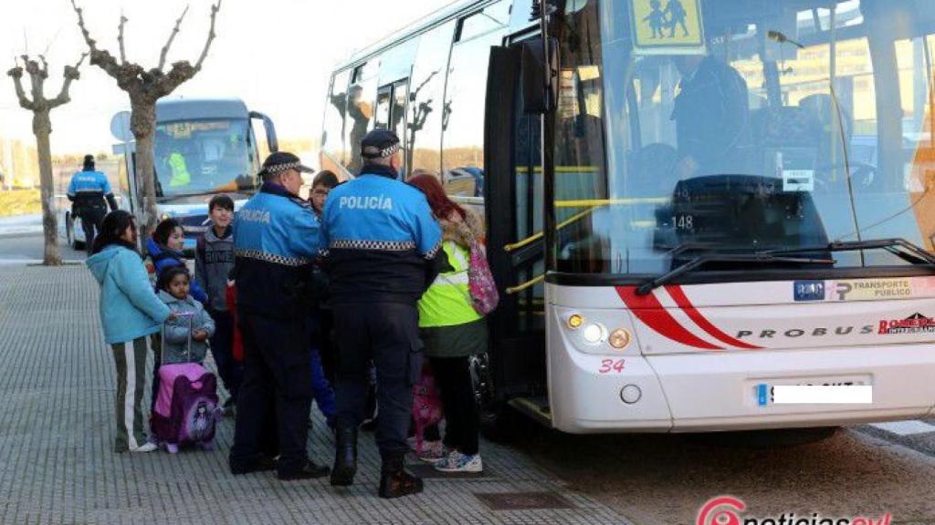 transporte escolar policia