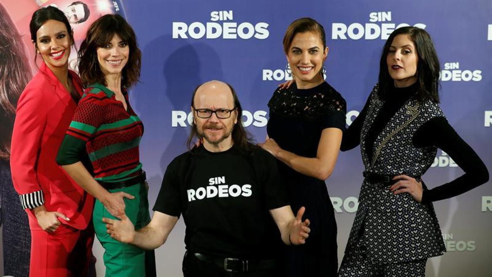 Santiago Segura con las actrices de SIn rodeos.