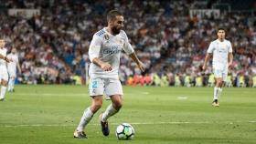 Carvajal encara en el área.  Foto: Pedro Rodríguez / El Bernabéu