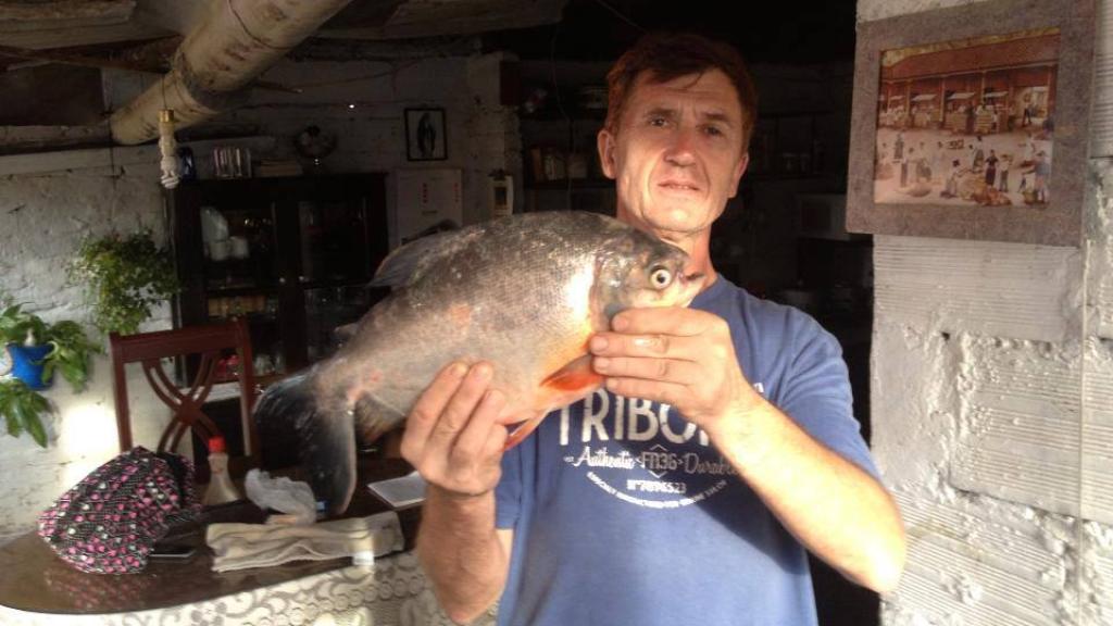 Jordi Magentí es aficionado a la pesca, una actividad muy frecuente en el pantano de Susqueda.