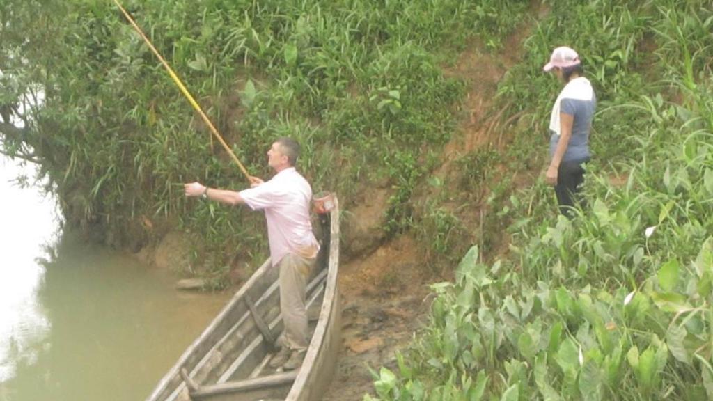 Jordi pescando en Colombia, en uno de los viajes que hizo al país de su nueva mujer.