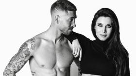 Sergio Ramos y Pilar Rubio en sus redes sociales.