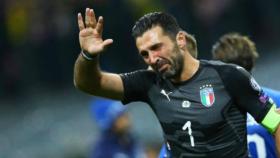 Buffon desconsolado tras la no clasificación de Italia para el Mundial. Foto: Twitter (@elchiringuitotv)