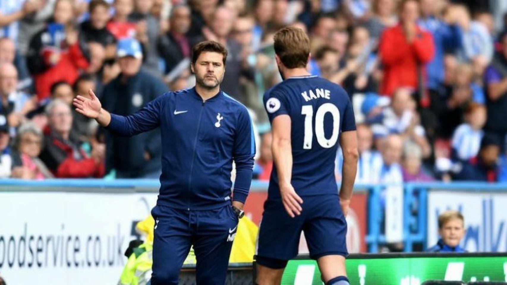 Pochettino y Kane durante un partido del Tottenham. Foto: Twitter (@ElTransistorOC).