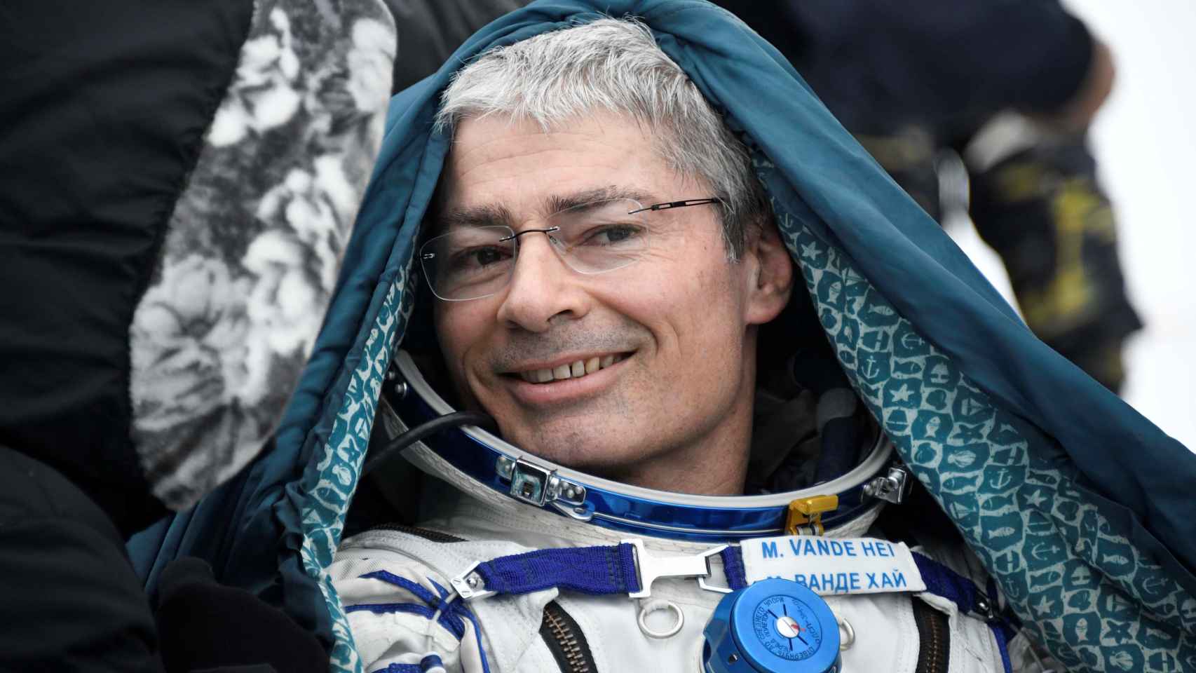El astronauta estadounidense Mark Vande Hei, de regreso de la Estación Espacial Internacional
