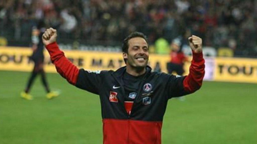 Giuly celebra un triunfo con el PSG. Imagen: Twitter (@Ludovic_Giuly)