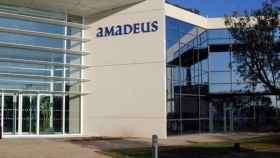 Rótulo de Amadeus en la entrada a su sede social.