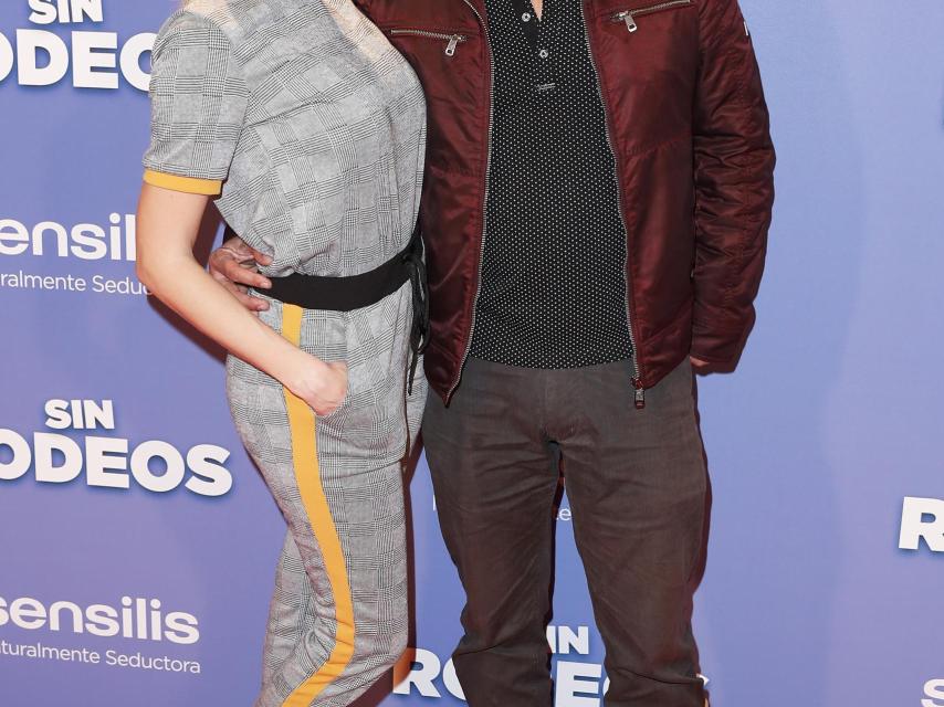 María Lapiedra y Gustavo González en el estreno de 'Sin Rodeos'. GTRES.