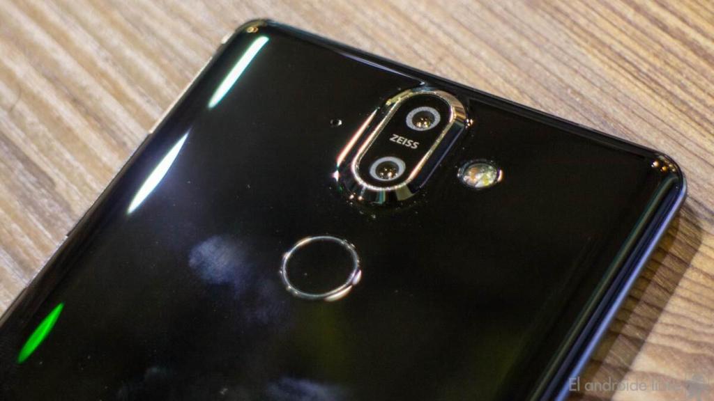 Análisis previo del Nokia 8 Sirocco, un móvil «edge» con trampa