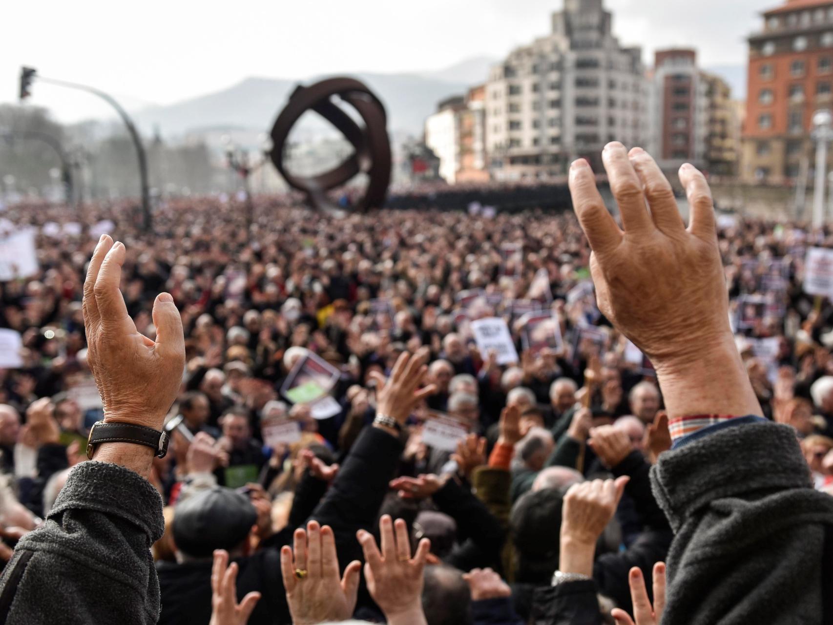 Pensionistas manifestándose en Bilbao.