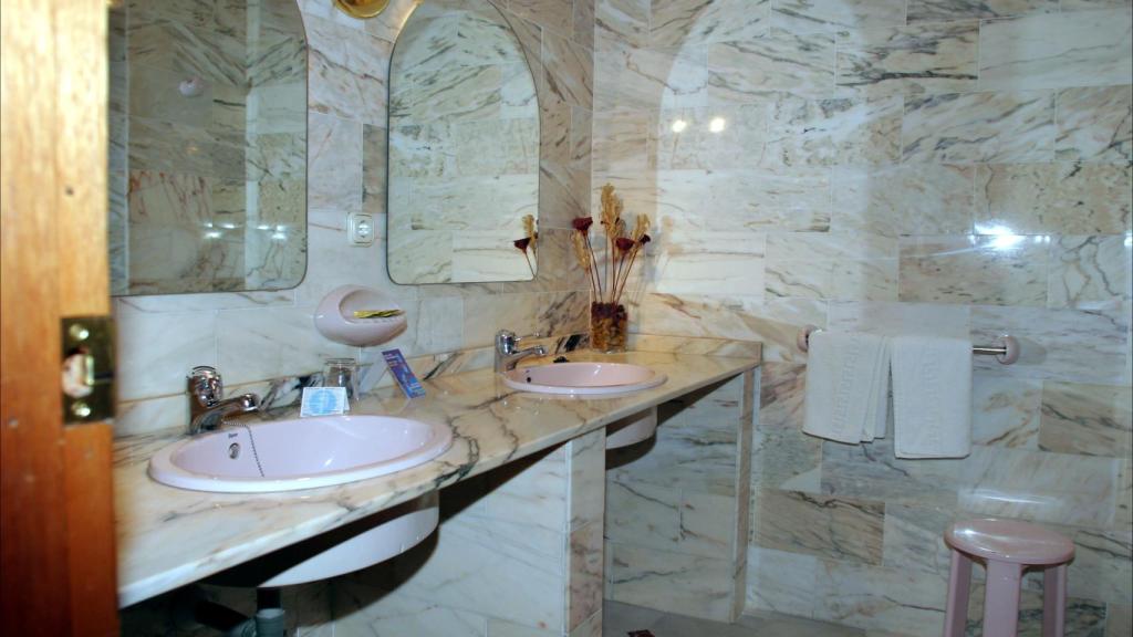 El cuarto de baño del que disfrutó la pareja en Almendralejo.