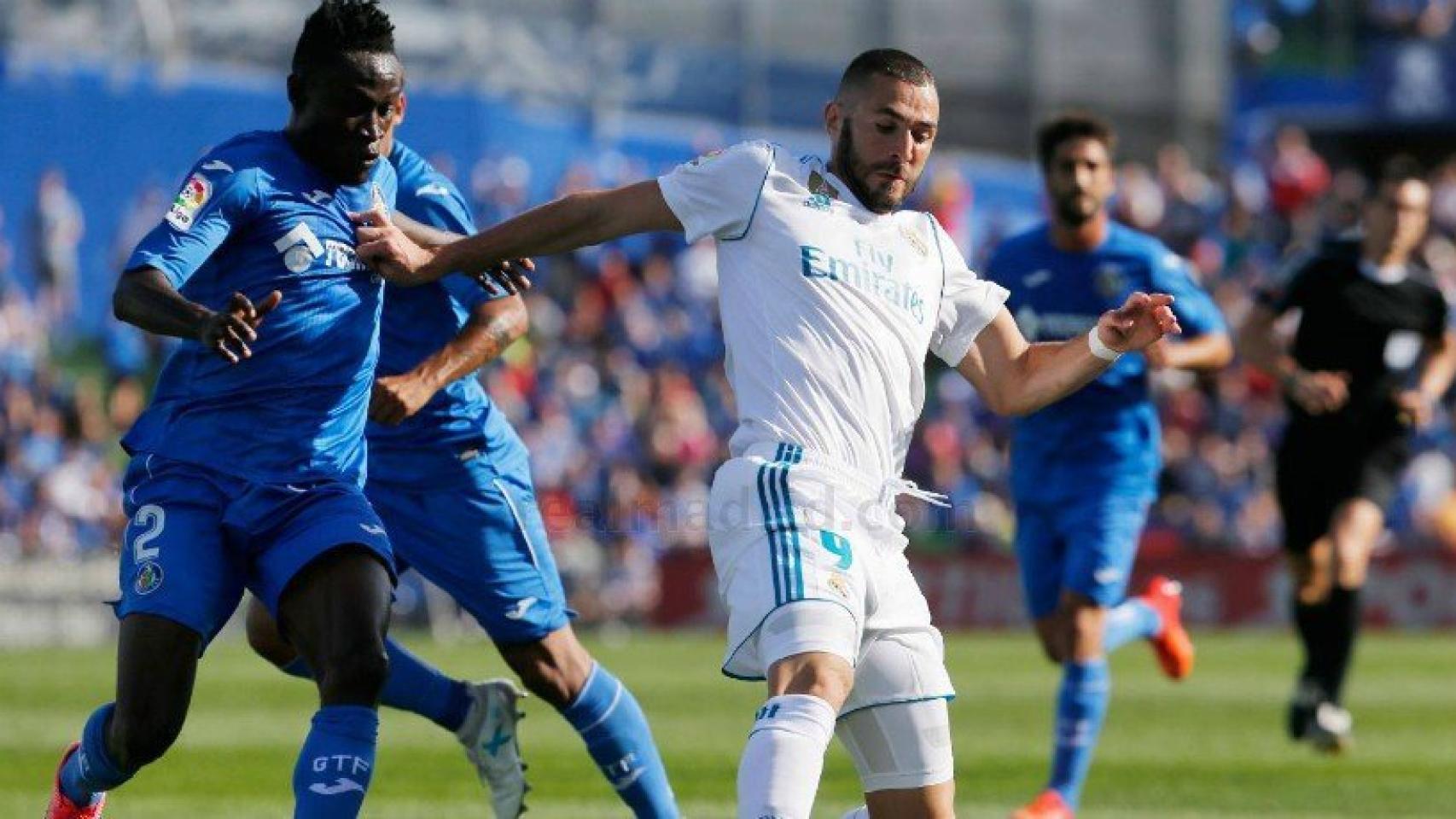 Benzema se va de los jugadores del Getafe