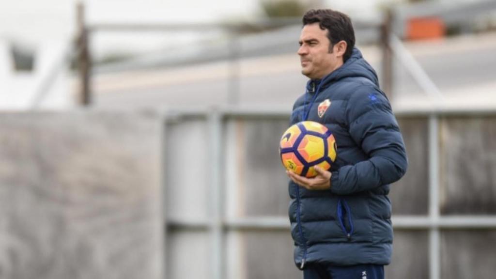 Toril en un entrenamiento del Elche. Foto: Twitter (@elchecfoficial).