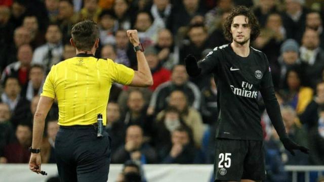 Rabiot protesta al árbitro contra el Madrid. Foto psg.fr