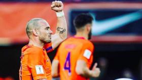 Sneijder con Holanda. Foto Instagram (@sneijder10official)