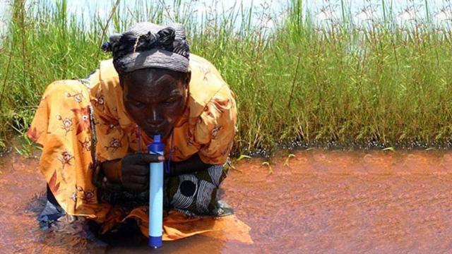 lifestrae agua contaminada pajita