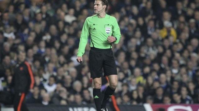 Felix Brych en un partido. Foto: uefa.com