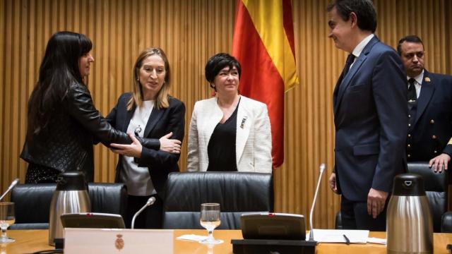 La sobrina de López Alba, Sonia García, junto a Ana Pastor, la periodista Rosa Paz y Zapatero.