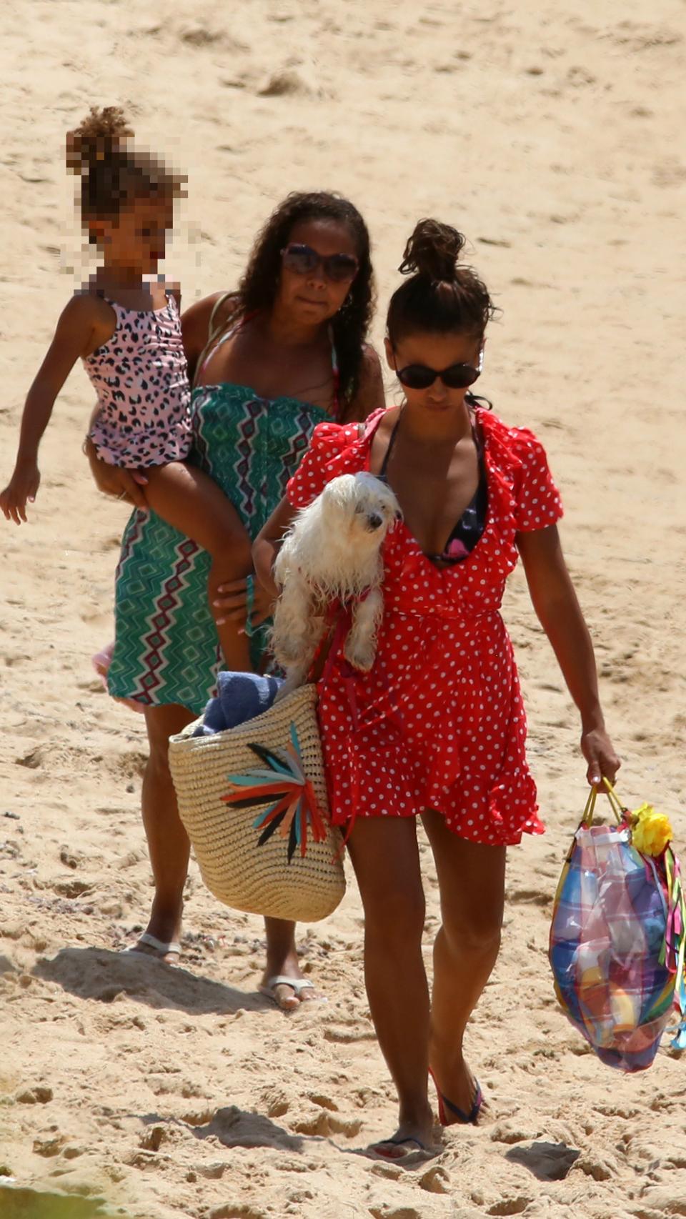 Mónica Cruz junto a Yajaira este verano.