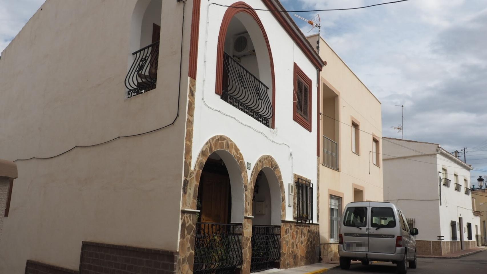 Los tres dramas de la familia de Diego, el acosador de la madre de Gabriel