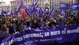 Cabecera de la manifestación en Toled con la alcadesa MIlagros Tolón al frente